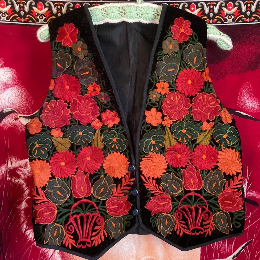 vintage 90s embroidered velvet vest floral autumn fall colors